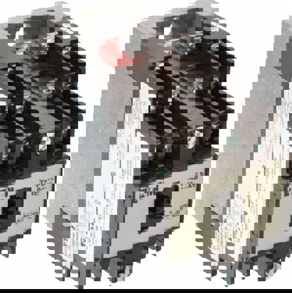 600 VAC, Relay Latch Attachment